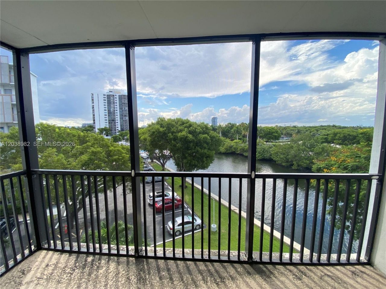 3401 N Country Club Dr, Unit 504, Aventura, FL 33180 Photo