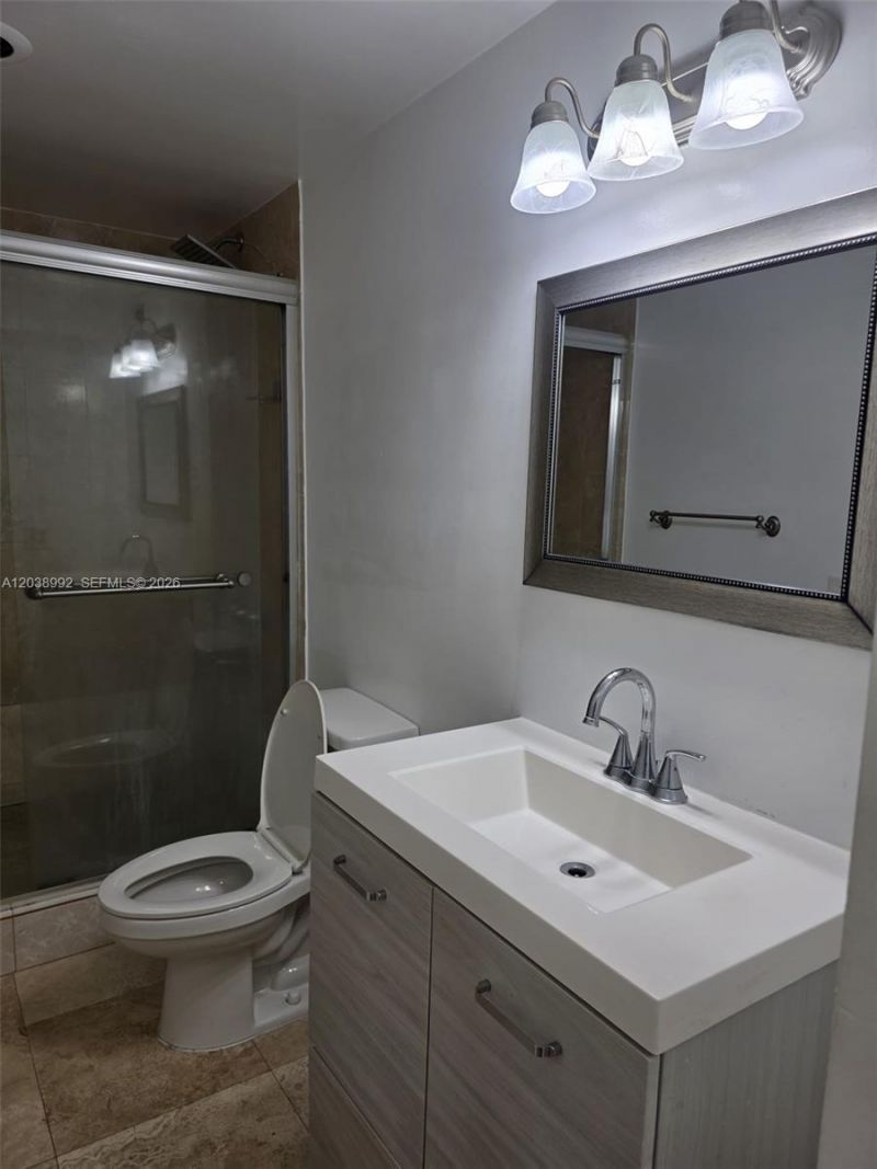 1817 S Ocean Dr, Unit 18, Hallandale Beach, FL 33009 Photo