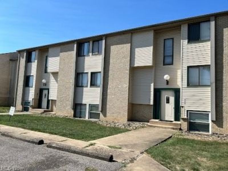 623 Lovers Lane , Unit C8, Steubenville, OH 43953 Photo 1