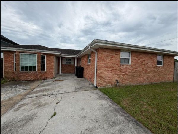 7532 PATRICIA Street , Chalmette, LA 70043