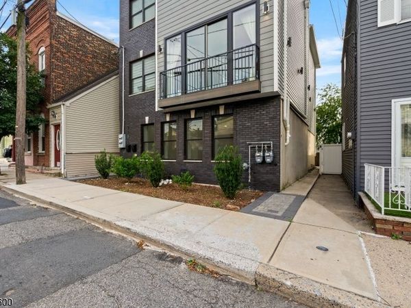 285 Lembeck Ave, Unit 1, Jersey, NJ 07305
