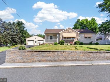 902 5TH STREET, PORT CARBON, PA 17965