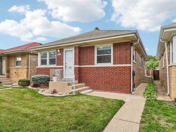 2654 W Catalpa Avenue , Chicago, IL 60625
