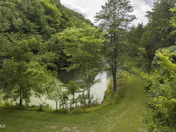 700 Piney Flats Road, Piney Flats, TN 37686