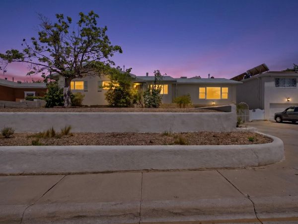 1612 Princeton Drive SE, Albuquerque, NM 87106