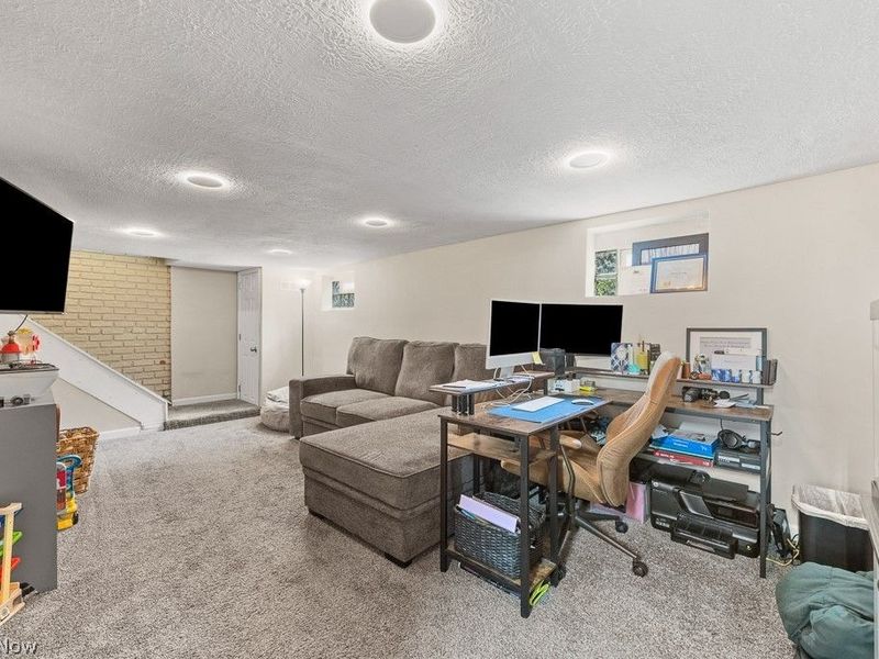 1052 Parkside Drive, Alliance, OH 44601 Photo 30