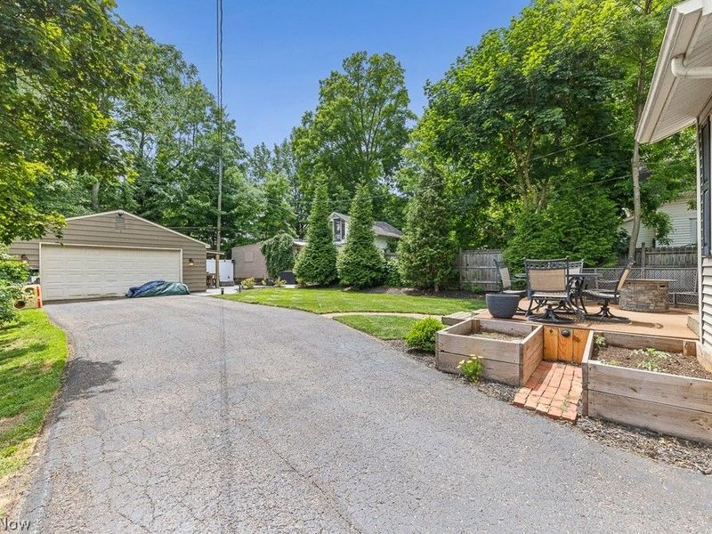 1052 Parkside Drive, Alliance, OH 44601 Photo 34
