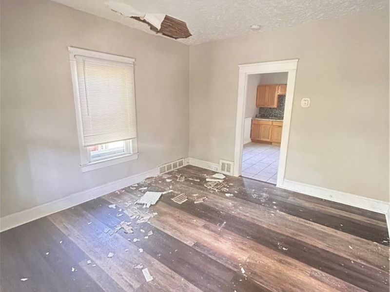 11301 Forest Avenue , Cleveland, OH 44104 Photo 8
