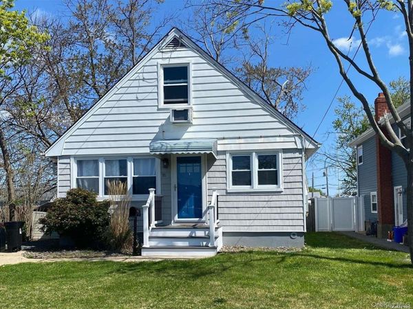 98 North Road , Babylon, NY 11702