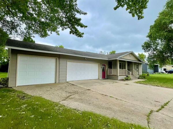 1006 10th Street SW, Wadena, MN 56482