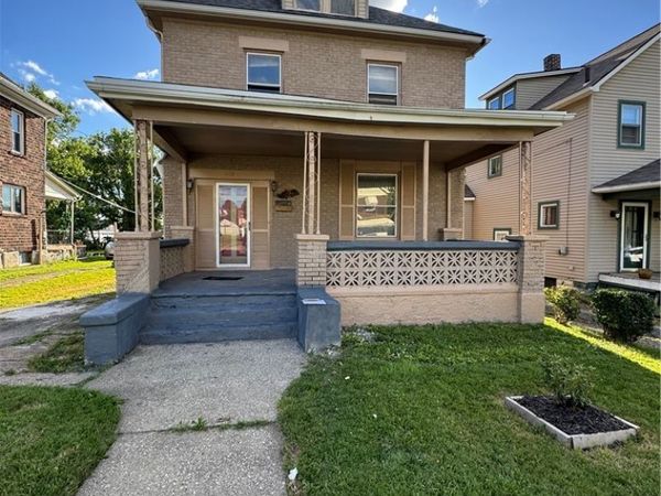 842 Cedar Avenue, Sharon, PA 16146