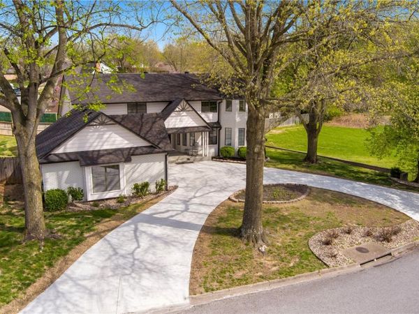 1300 Quail Run Circle , Bentonville, AR 72712