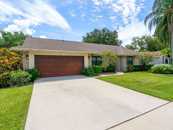 1532 Primrose Lane, Wellington, FL 33414