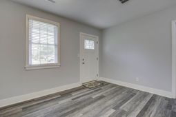 1009 Diana Street photo 4