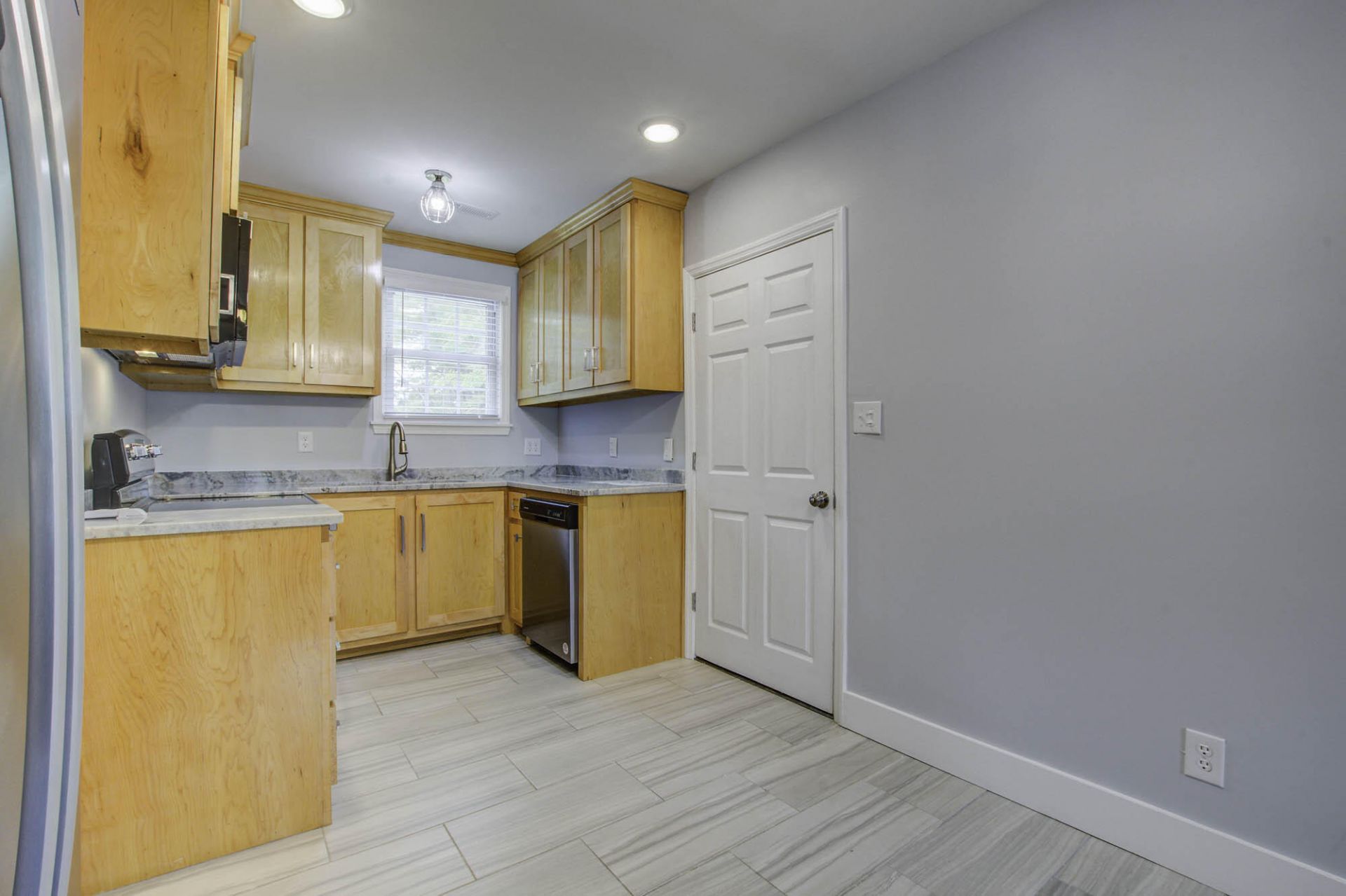 1009 Diana Street Photo 7