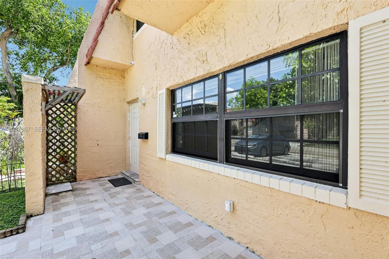 86 Ann Lee Ln, Tamarac, FL 33319 Photo
