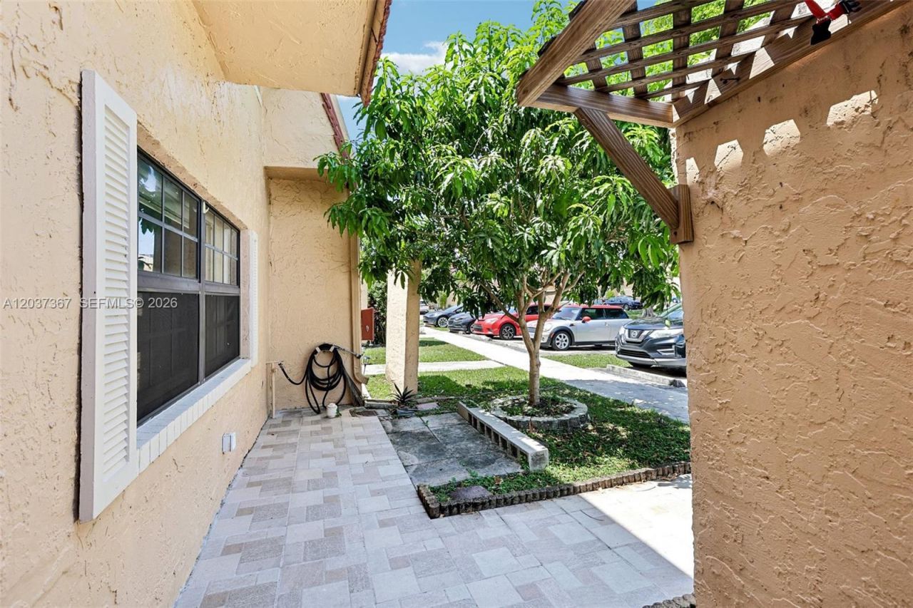 86 Ann Lee Ln, Tamarac, FL 33319 Photo
