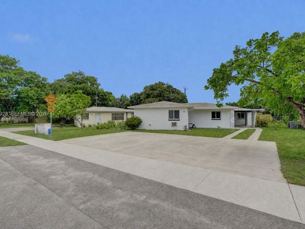 2343 NW 28th St , Oakland Park, FL 33311