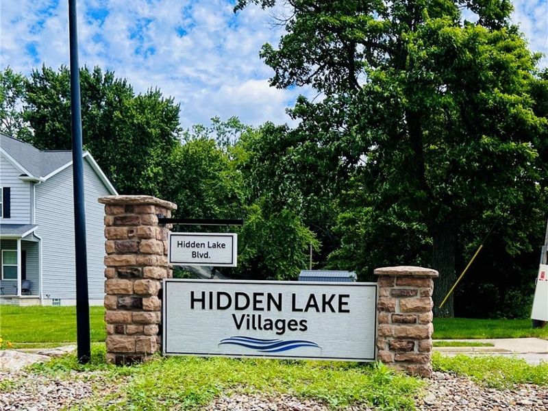 1112 Hidden Lake Boulevard, Akron, OH 44312 Photo 2