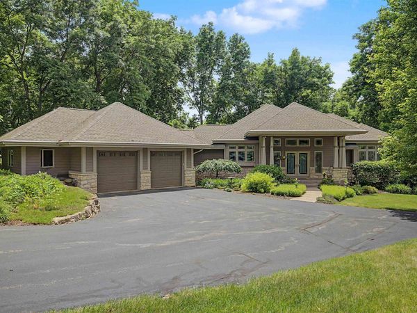 2 Dogwood Court, GALENA, IL 61036