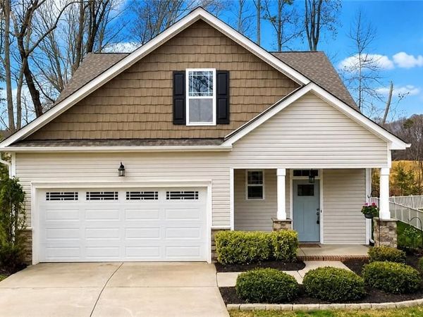 1208 Yellow Wood Drive , Mebane, NC 27302