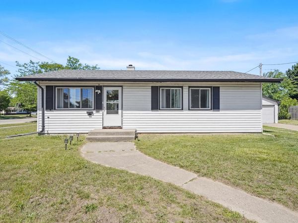 8456 17th AVENUE, Kenosha, WI 53143