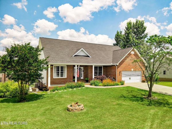 5129 Eagle Crossing Drive, Maryville, TN 37801