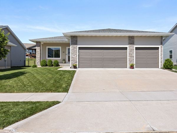 95 Bailey Circle, Waukee, IA 50263