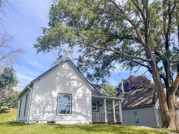 606 N 3rd Street, Guthrie Center, IA 50115
