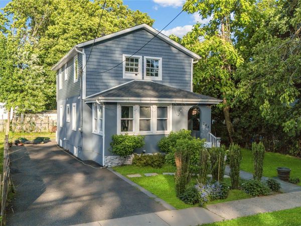 244 Sheridan Street , Westbury, NY 11590