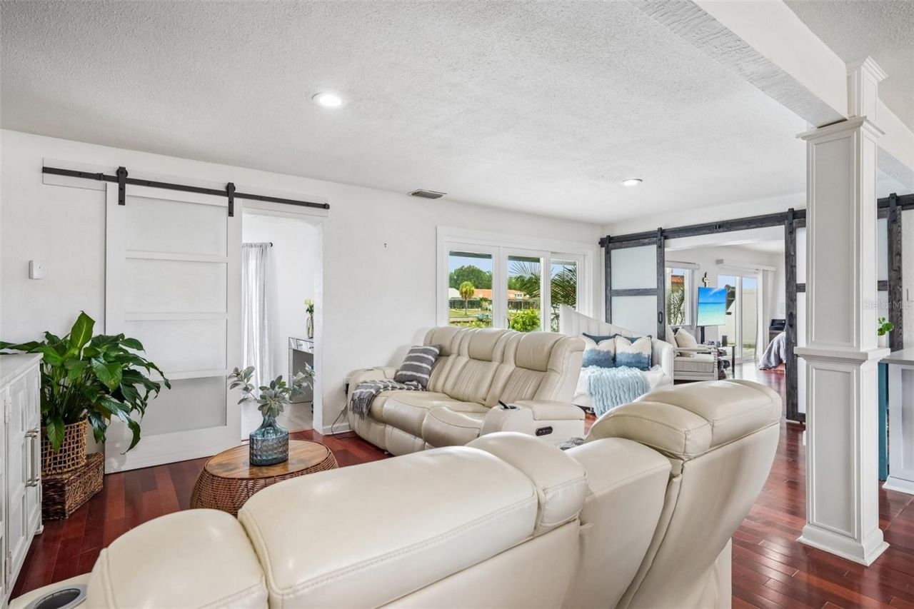 4379 44th Street S, Saint Petersburg, FL 33711 Photo