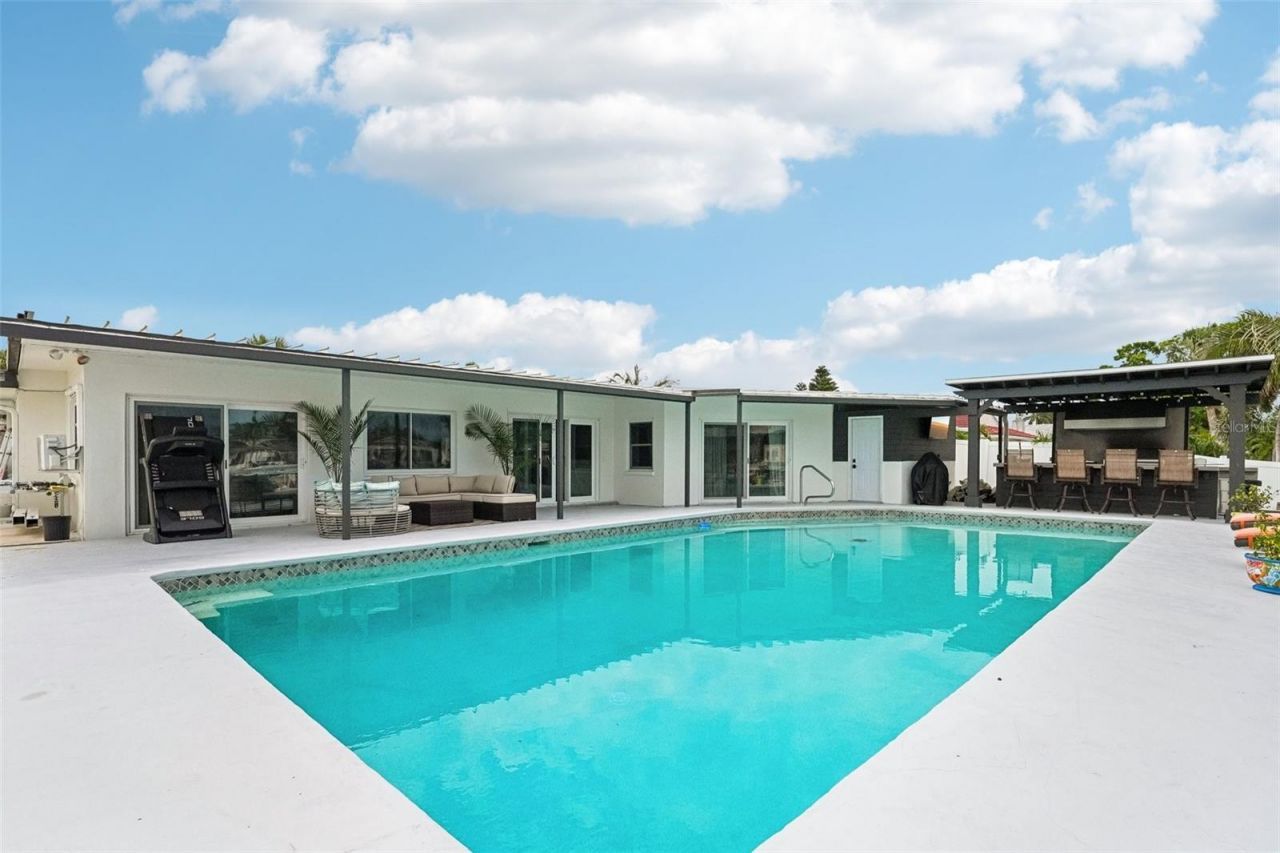 4379 44th Street S, Saint Petersburg, FL 33711 Photo