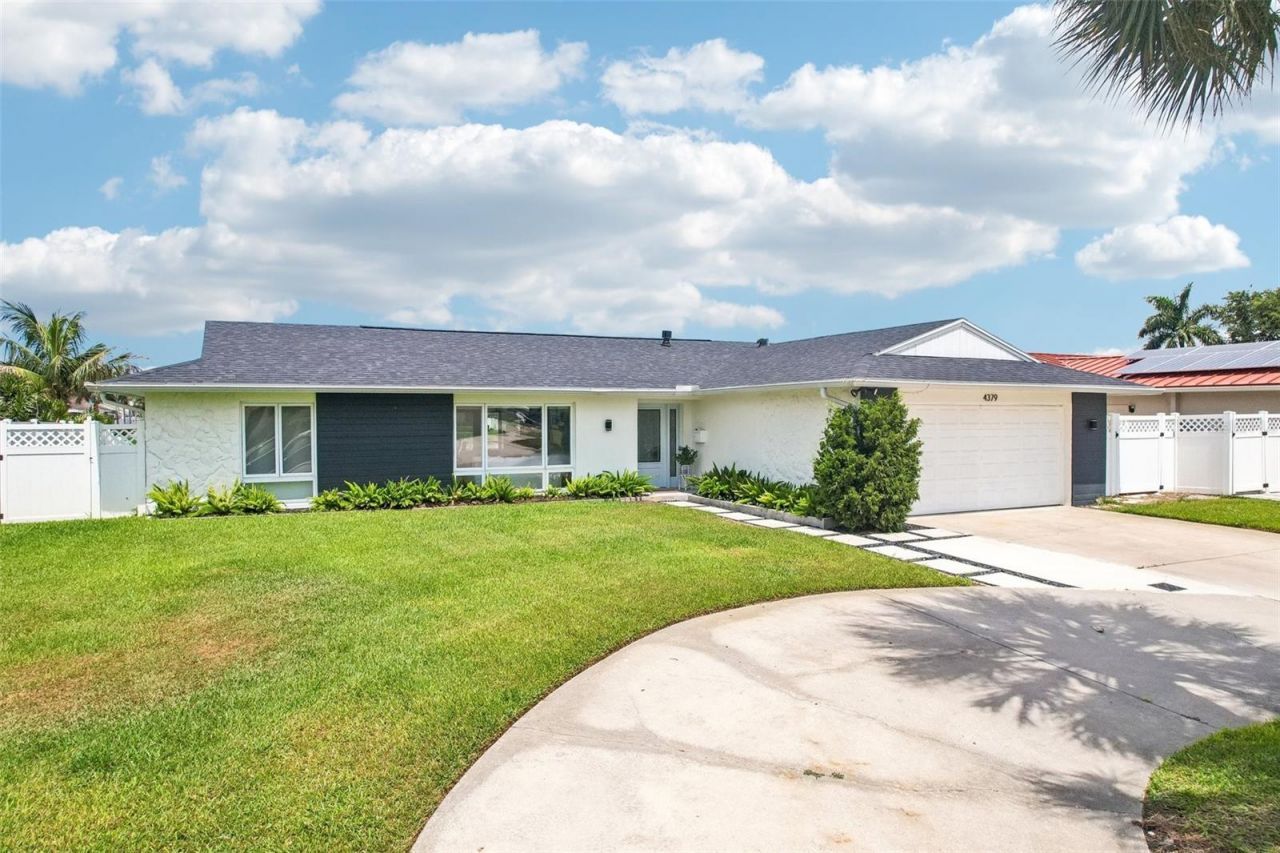 4379 44th Street S, Saint Petersburg, FL 33711 Photo