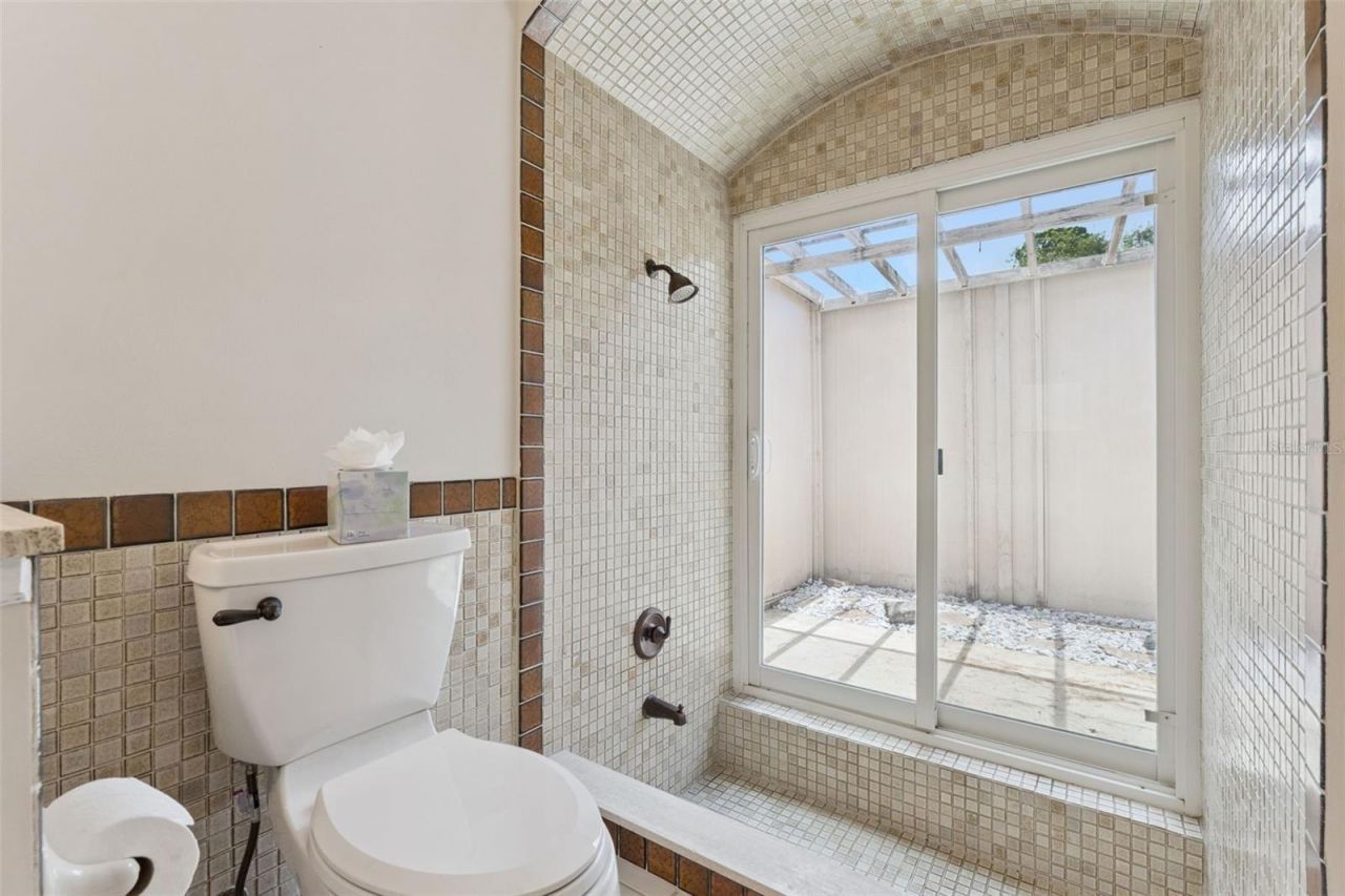 4334 N Landmark Drive, Orlando, FL 32817 Photo