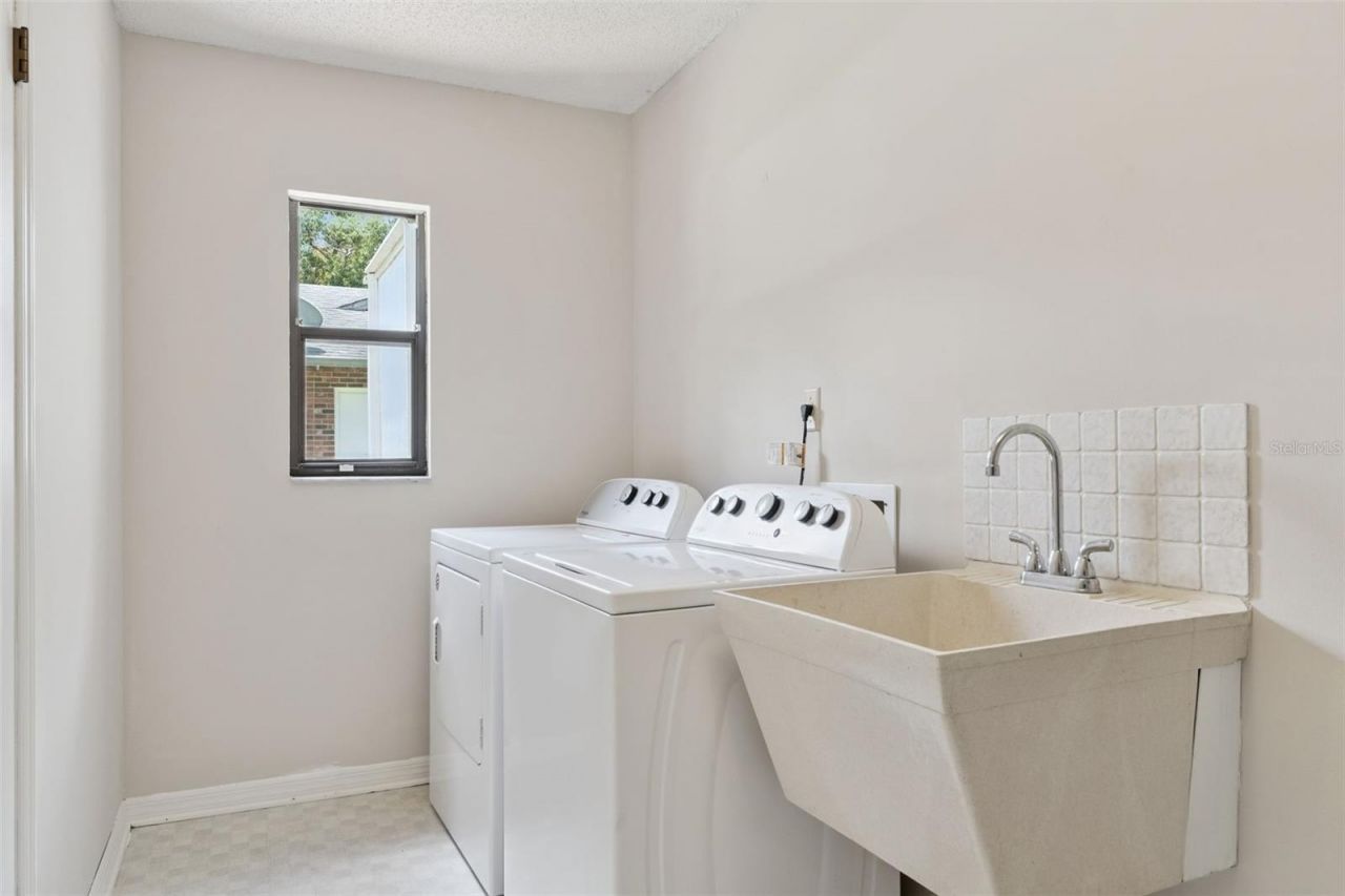 4334 N Landmark Drive, Orlando, FL 32817 Photo