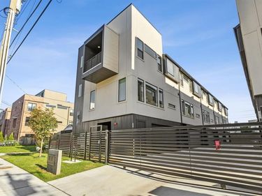 2912 Hawthorne Avenue, Unit 101, Dallas, TX 75219