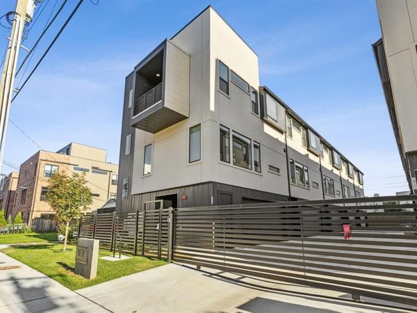 2912 Hawthorne Avenue, Unit 101, Dallas, TX 75219