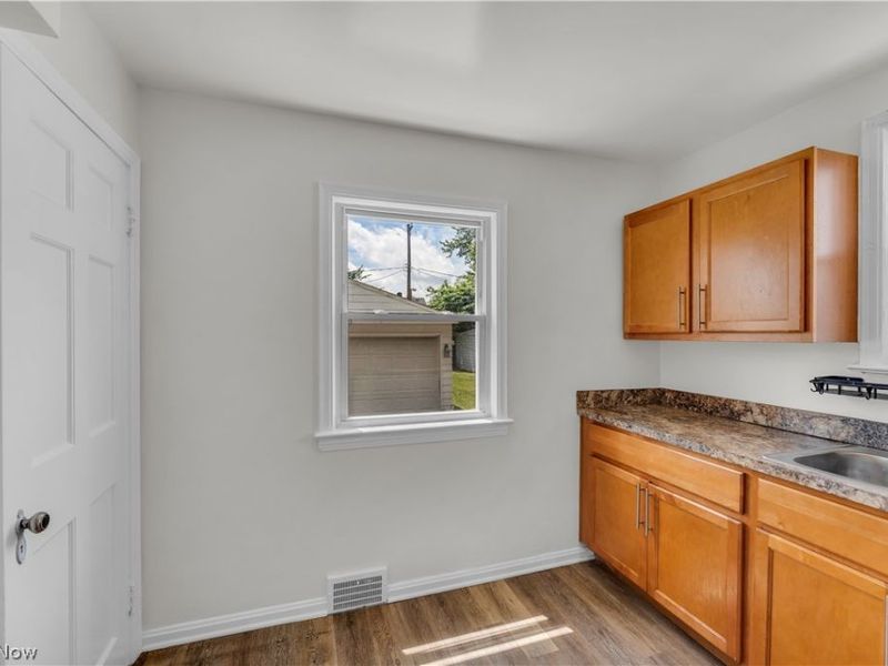 16004 Invermere Avenue , Cleveland, OH 44128 Photo 10