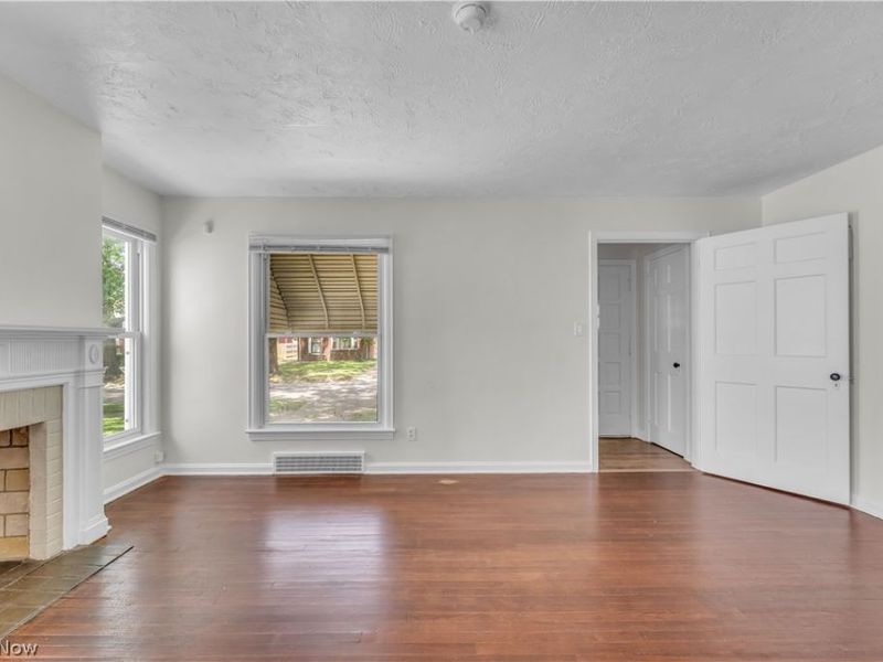 16004 Invermere Avenue , Cleveland, OH 44128 Photo 3