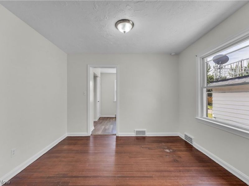 16004 Invermere Avenue , Cleveland, OH 44128 Photo 4
