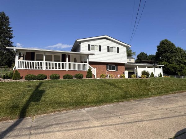 148 Larkspur Dr, Huntington, WV 25705