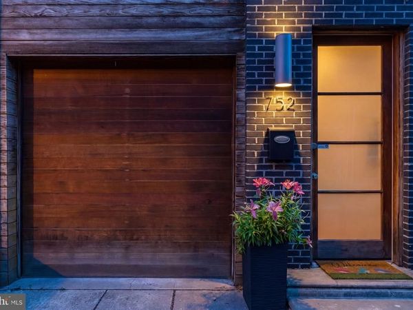 752 S HICKS STREET, PHILADELPHIA, PA 19146