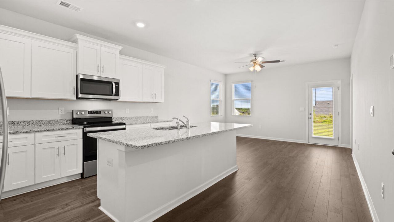 820 Feldspar Manor Photo 5