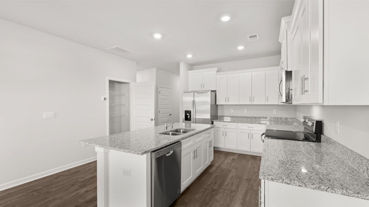 820 Feldspar Manor Photo 7