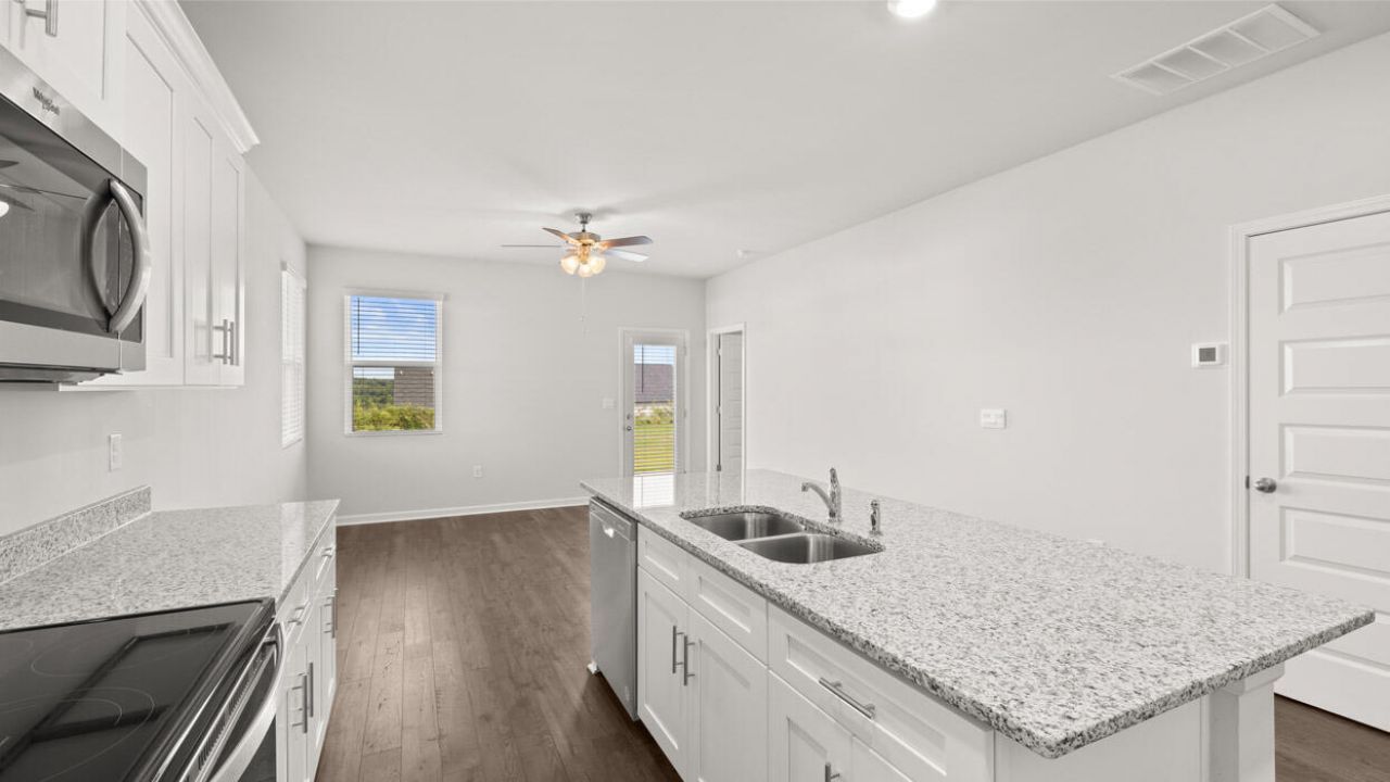 820 Feldspar Manor Photo 9