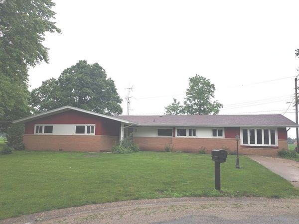34 Walnut Circle , Tuscola, IL 61953