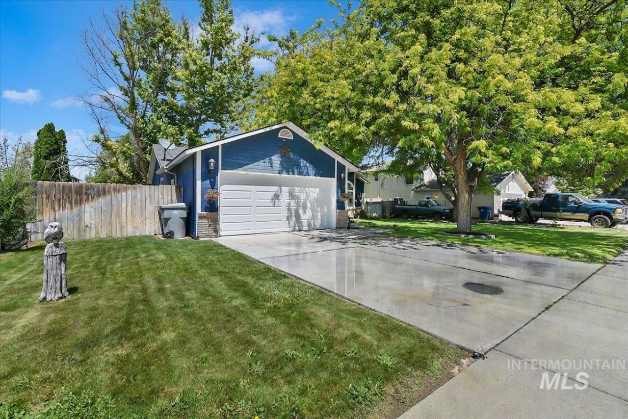 2900 Myrtlewood Way primary photo
