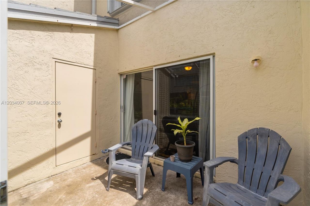 9928 NW 57th Manor, Coral Springs, FL 33076 Photo