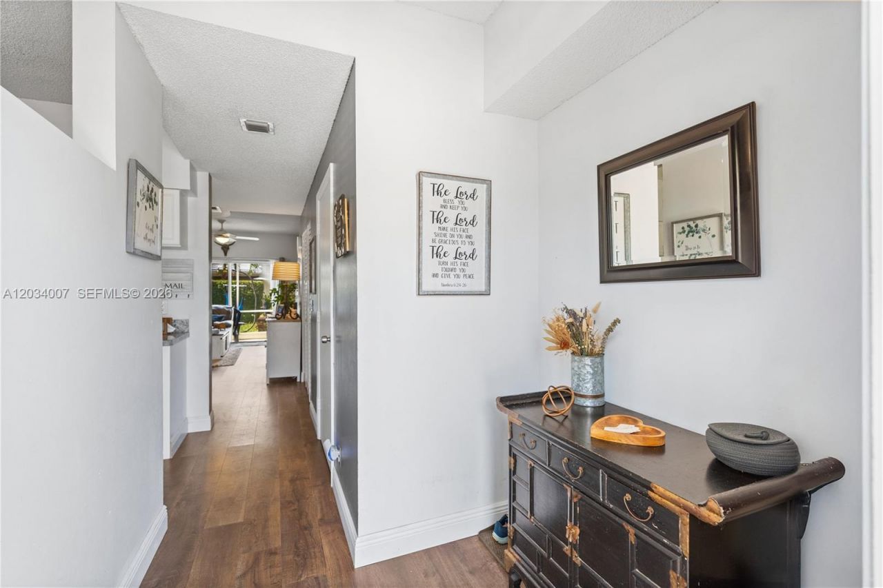 9928 NW 57th Manor, Coral Springs, FL 33076 Photo