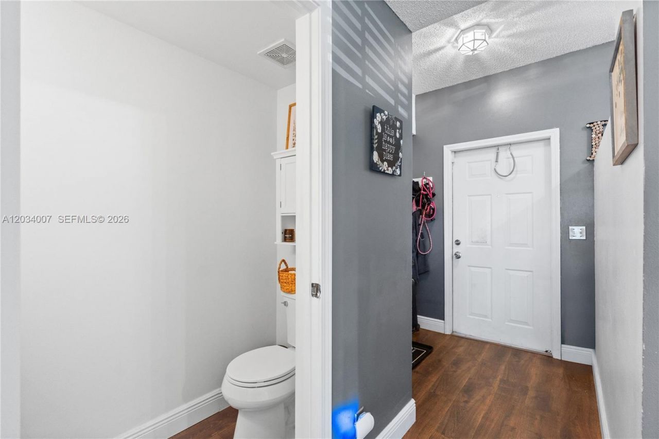 9928 NW 57th Manor, Coral Springs, FL 33076 Photo